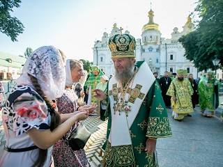 Украинцы в соцсетях поздравляют митрополита Антония с днем небесного покровителя